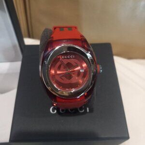 Gucci mens rubber watch